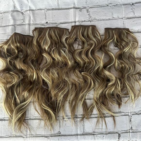 New 20" Clip in Synthetic Hair Extensions (4) Pieces Light Brown Bleach Blonde - Picture 1 of 5